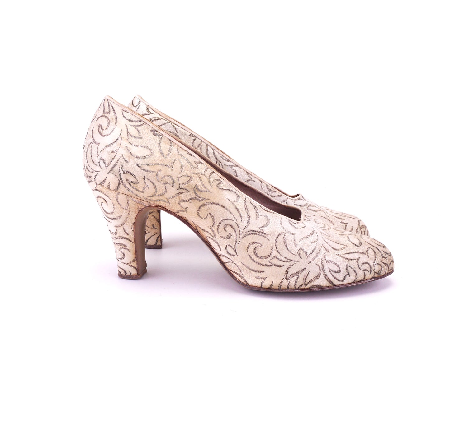 1940s White & Silver Brocade CC41 Pumps UK 5