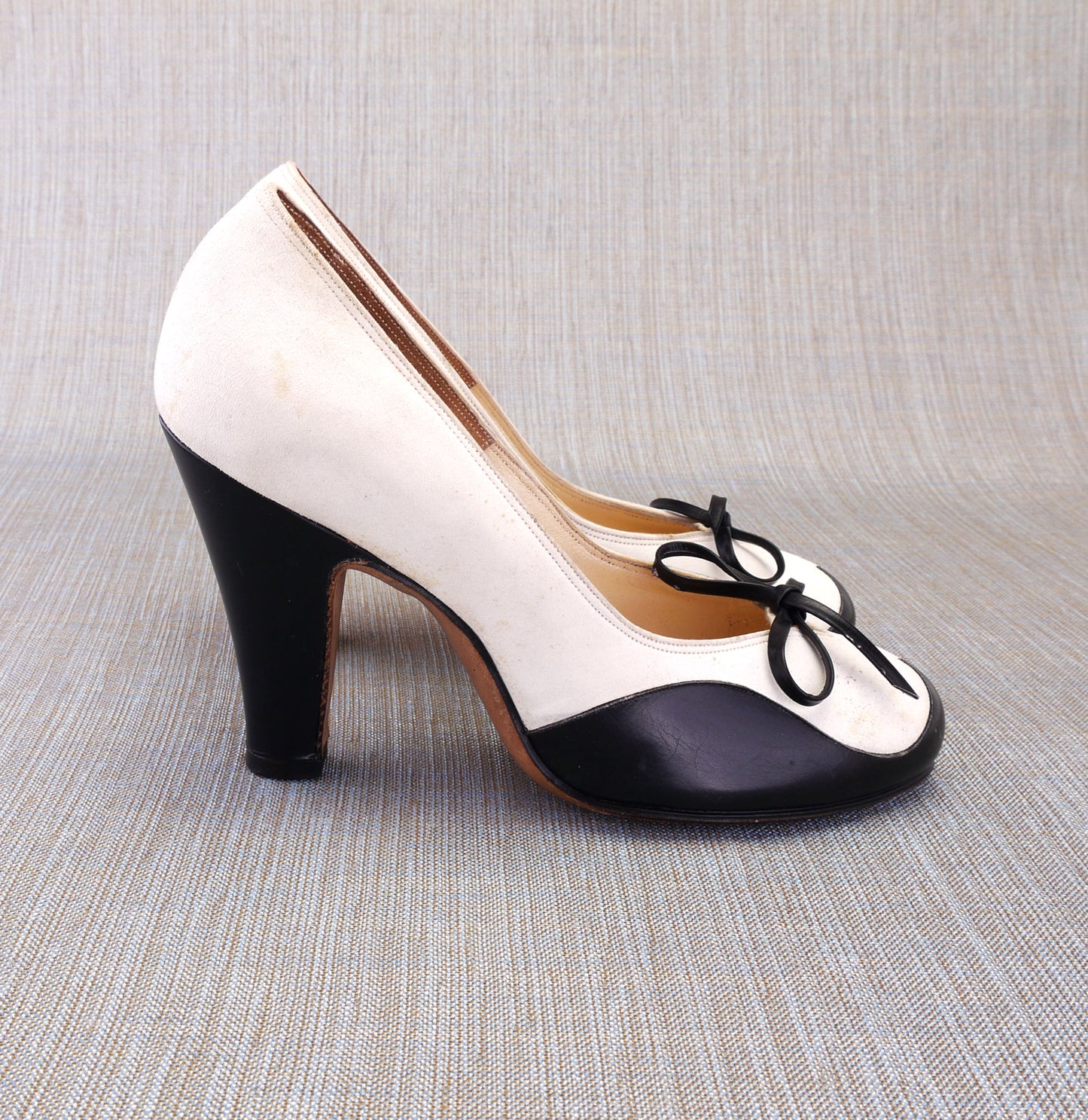 Stunning Unworn Delman 1950s Spectator Pumps UK 1.5
