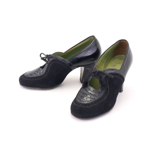 Early 1940s Black Lace Ups By Lotus UK 3.5
