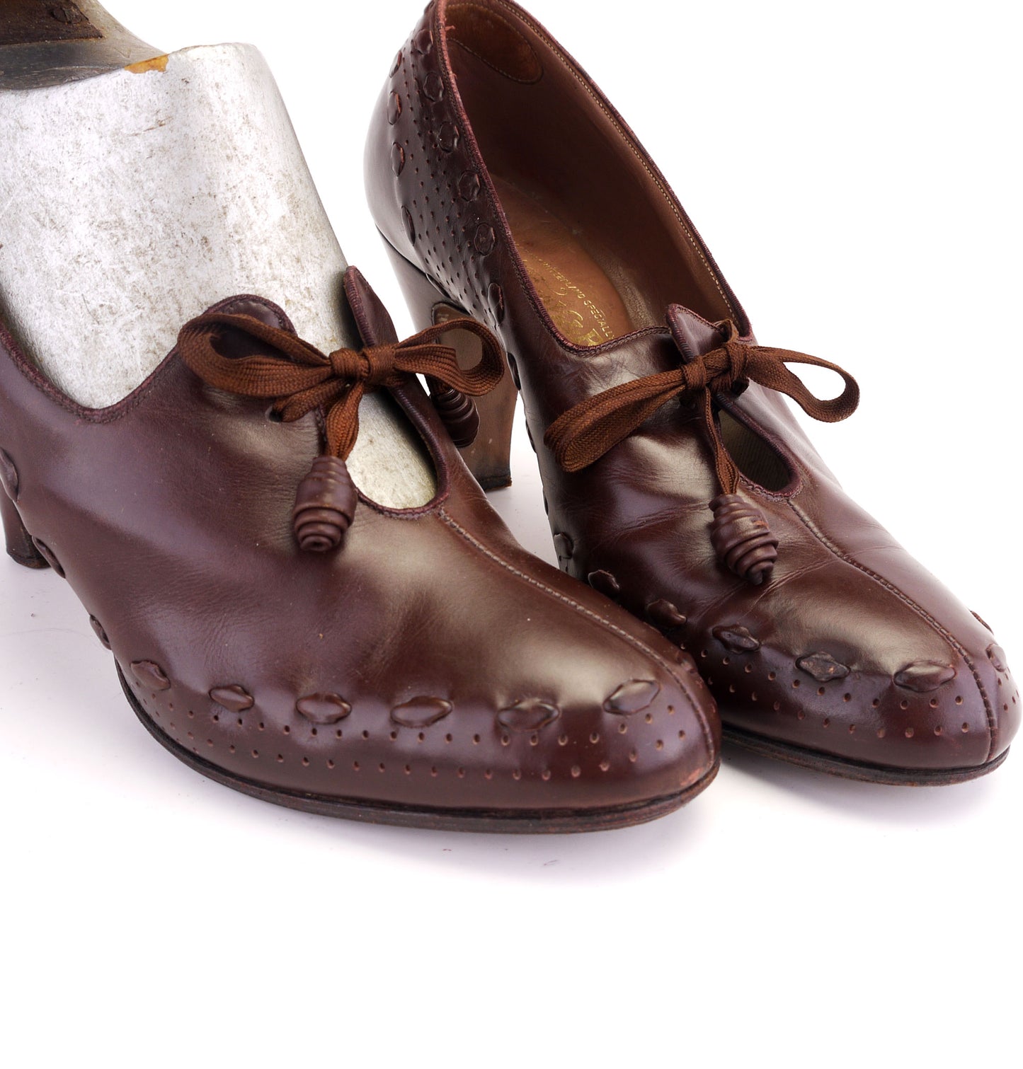 1930s Perforated Brown Pumps w Laces by Afflecks UK 2.5