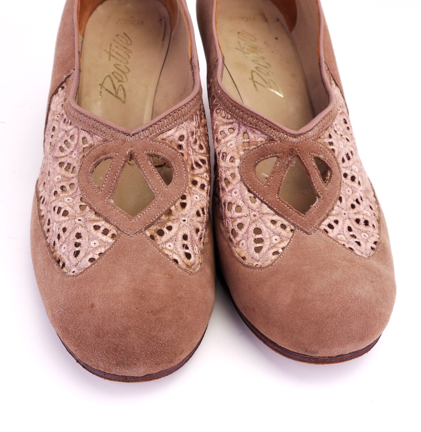 Early 1950s Bective Taupe Lace Pumps UK 7 Wide