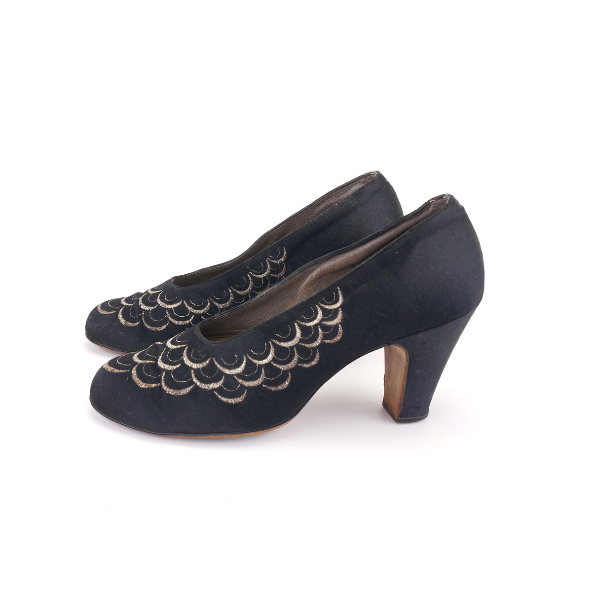 1940s Embroidered Black Silk Pumps by Binns UK 3.5