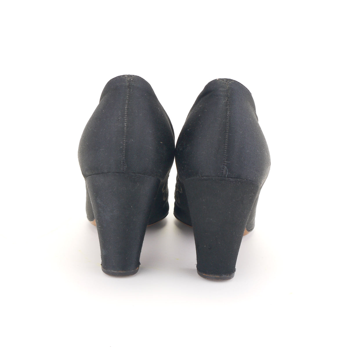 1940s Embroidered Black Silk Pumps by Binns UK 3.5