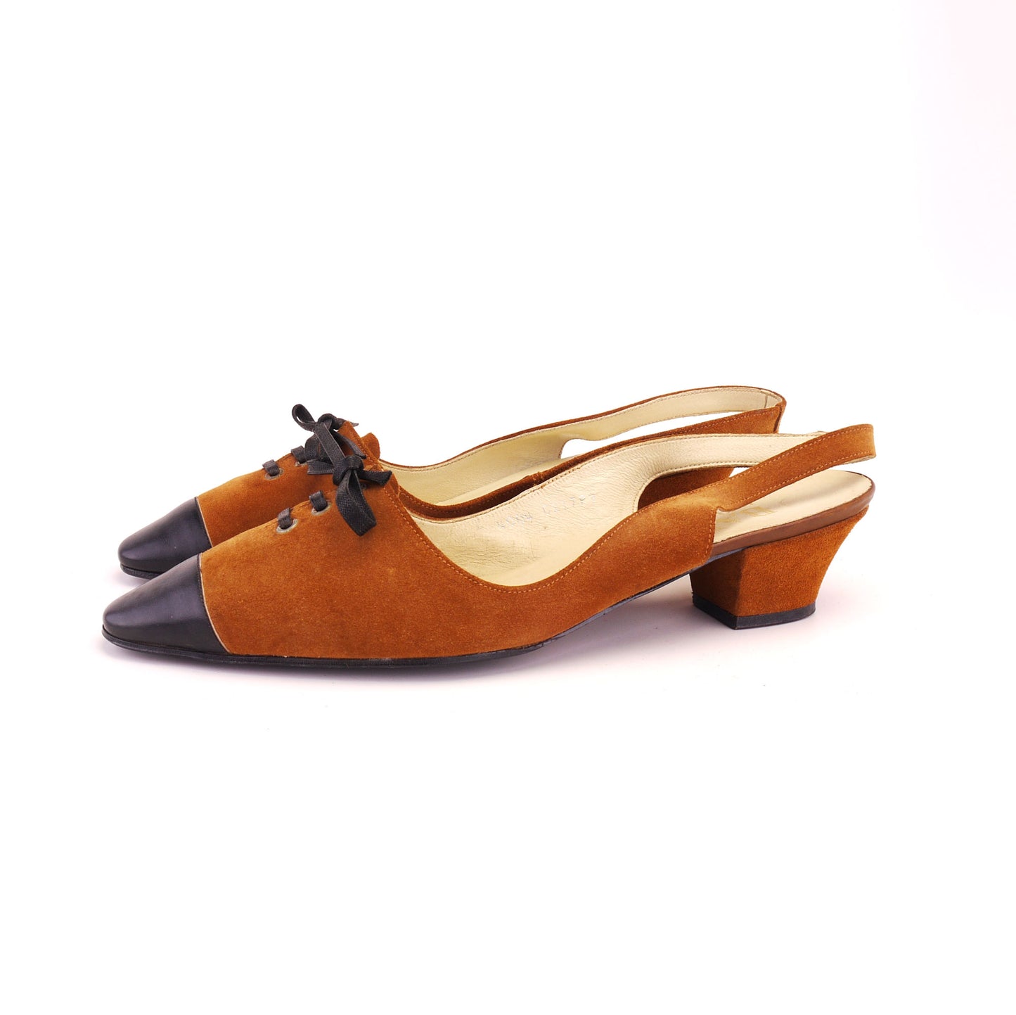 1960s Unworn Tan & Black Flat Slingbacks by Baert UK 6.5