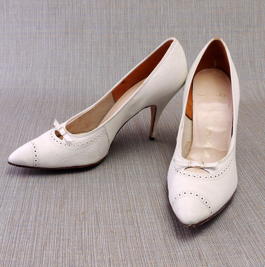 1960s Matt White Clarks Stiletto Pumps UK 6