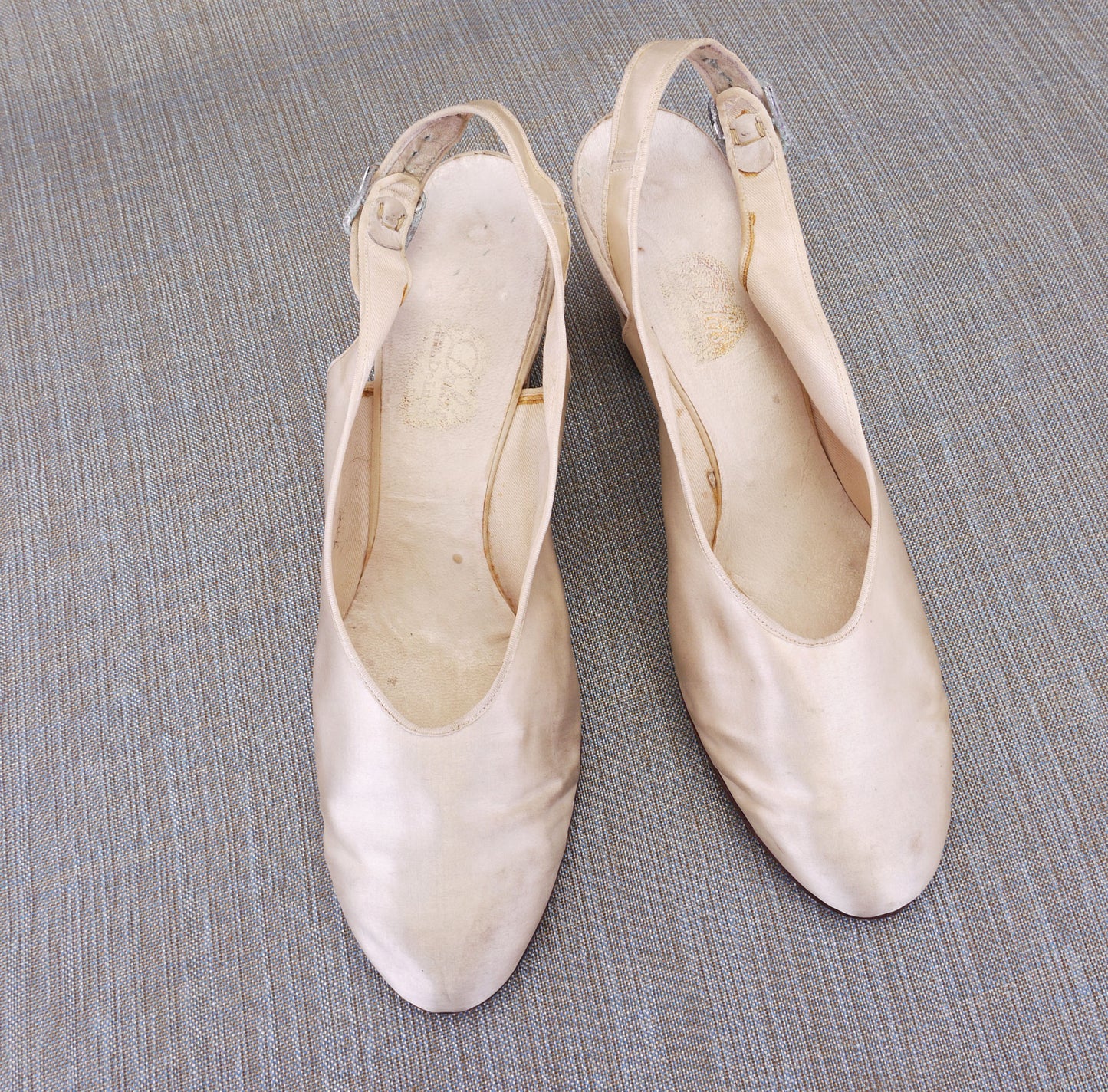 1930s White Silk Slingbacks by Dolcis UK 4.5