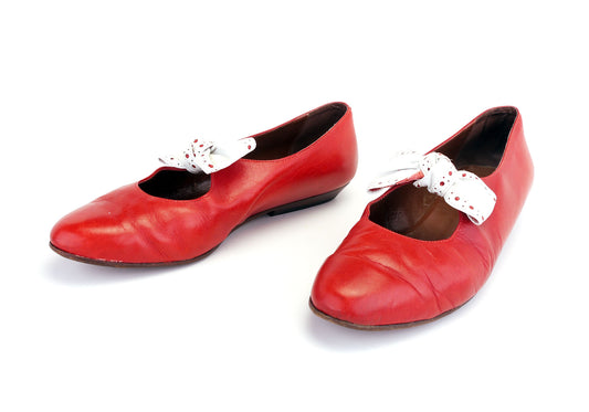 1980s Flat Red Pumps with White Leather Bow by Duo UK 6