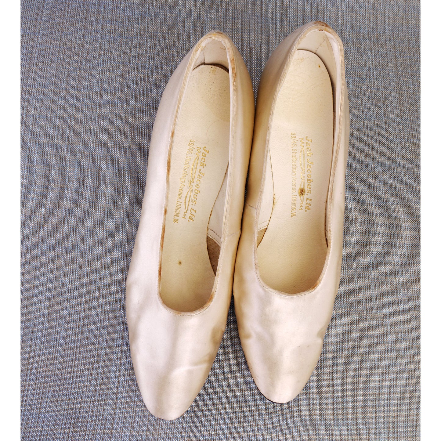 1930s UNWORN Jacobus White Silk Pumps UK 5