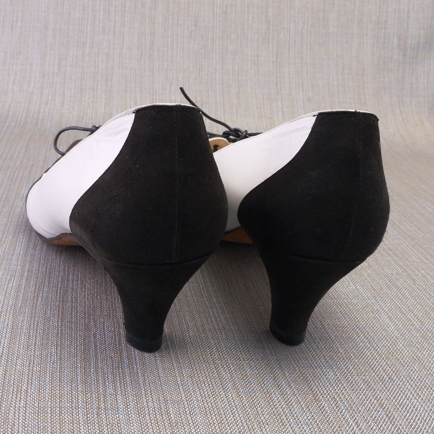 90s Manolo Blahnik Neo Mod Black & White Pumps UK 6