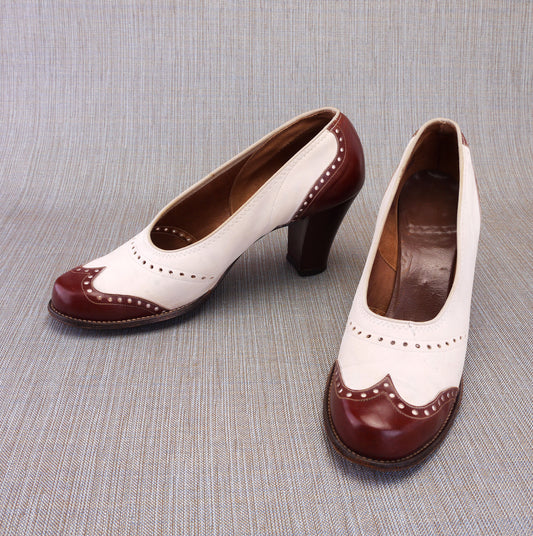 1940s Tan & White Spectators Pumps UK 4
