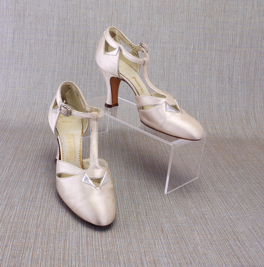 1930s White Silk T Bars by Pengras UK 2