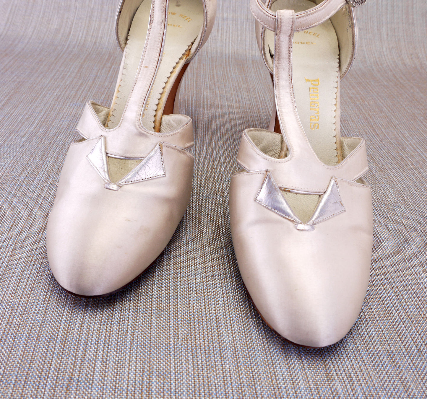 1930s White Silk T Bars by Pengras UK 2