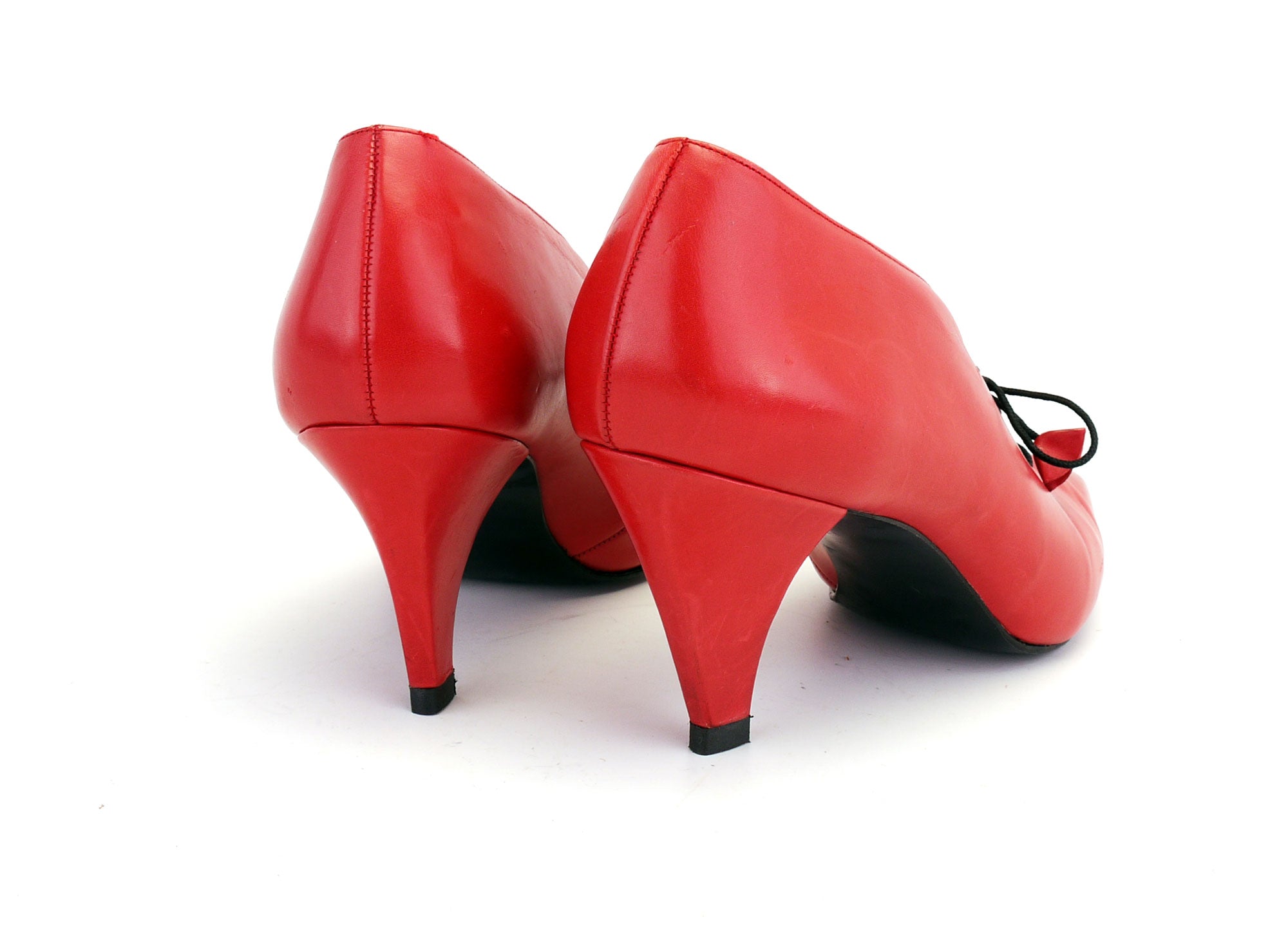 Red sales pumps uk